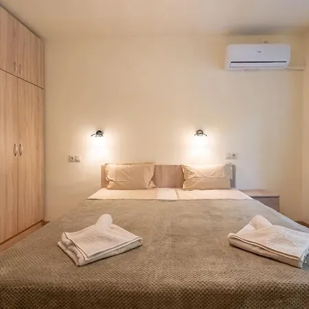 Location, Brand New 3 Bdrm & Free Parking Apartment
