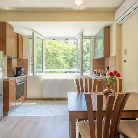 Location, Brand New 3 Bdrm & Free Parking Sofia