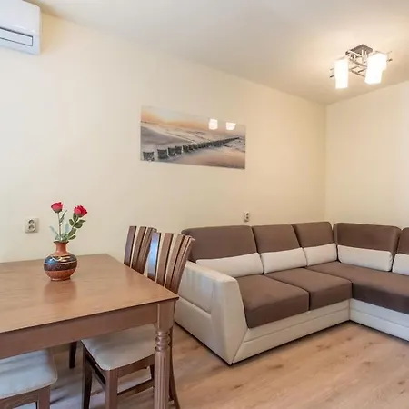 Location, Brand New 3 Bdrm & Free Parking Apartment *