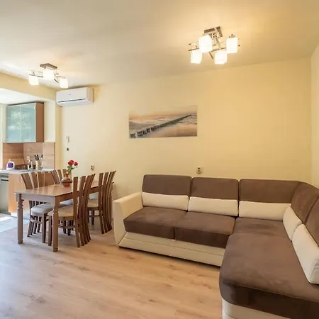 Location, Brand New 3 Bdrm & Free Parking Apartment *